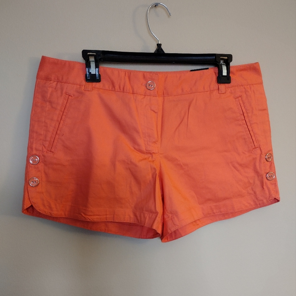 The Limited short with buttons on side - Orange - Size 10